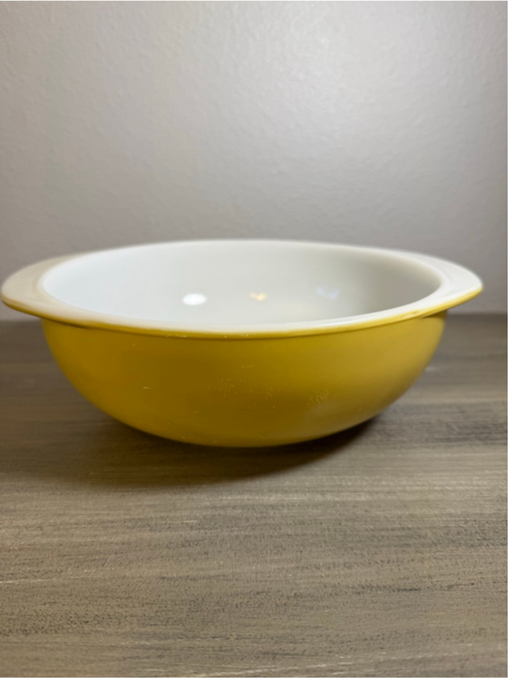 VINTAGE PYREX CASSEROLE DISH #024 2 QT Golden Yellow Pre-owned no lid - Picture 3 of 13